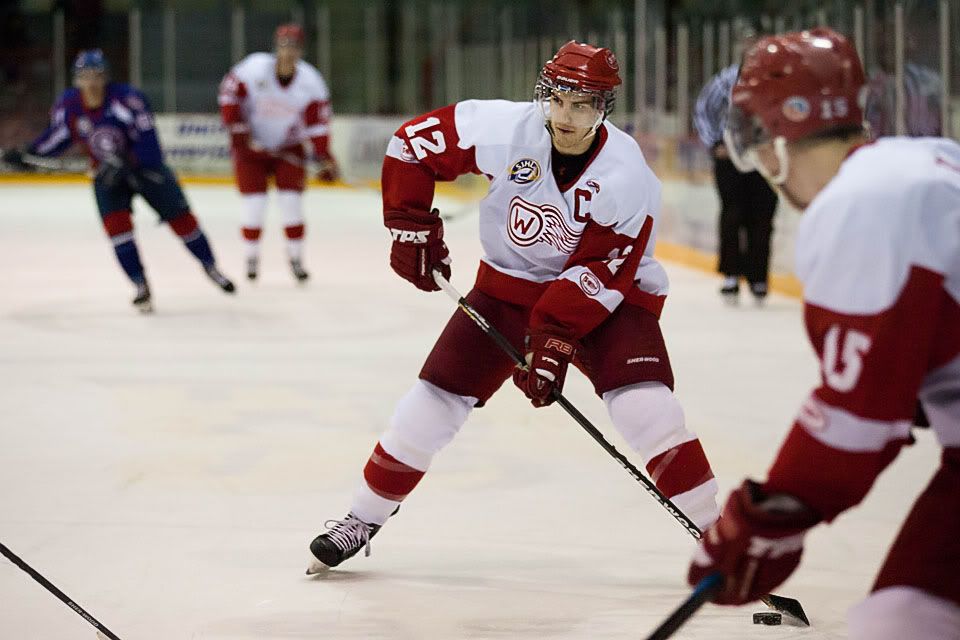 IMAGE: http://i417.photobucket.com/albums/pp252/Paxonator/Sports/IMG_6742_FB_Sharp.jpg