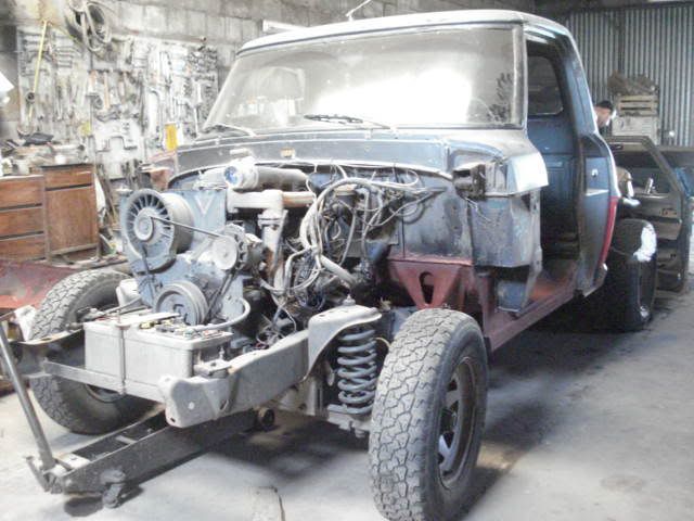Ford F100 (fotos propias) Ford F100 (fotos propias)